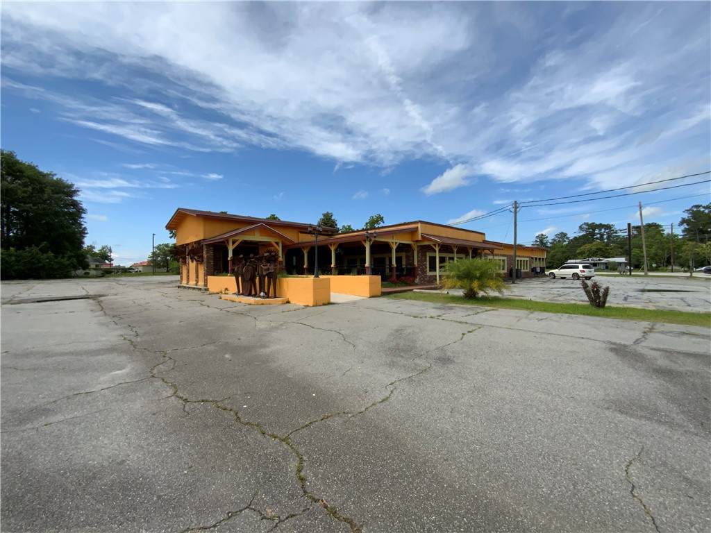 1506 Memorial Drive - Photo 1