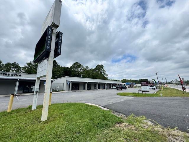 840 King Avenue - Photo 1