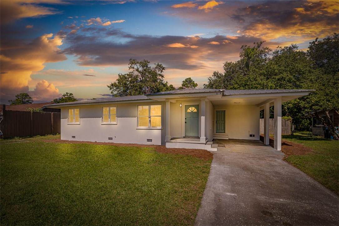 3207 Rosewood Avenue - Photo 1
