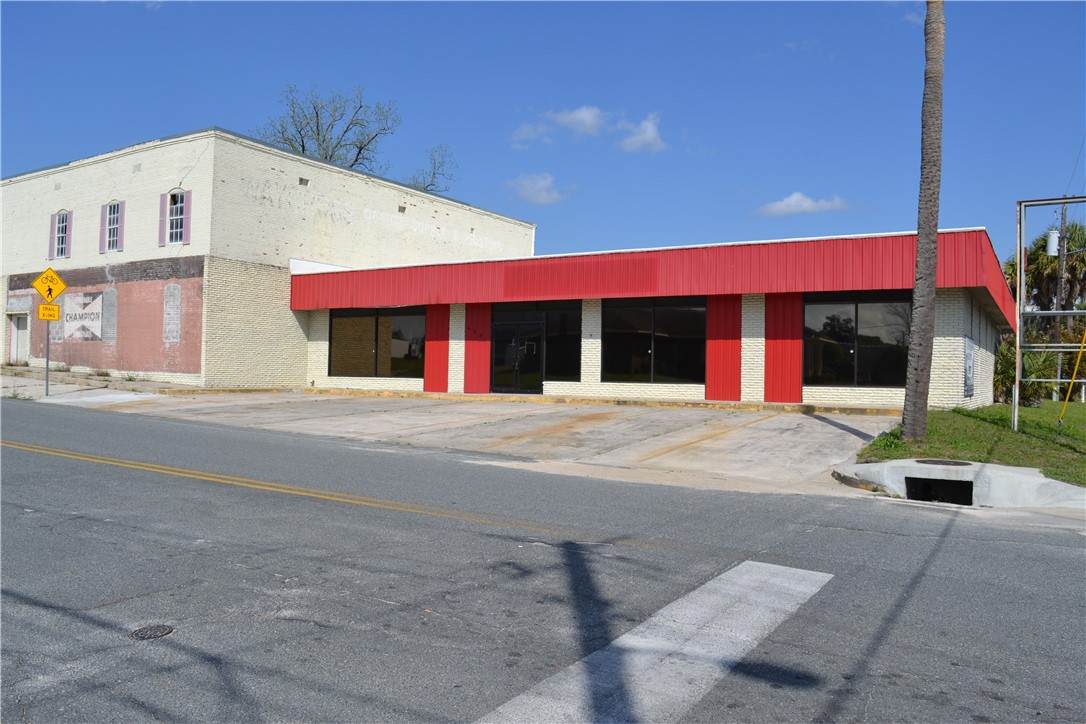 608 Alice Street - Photo 1