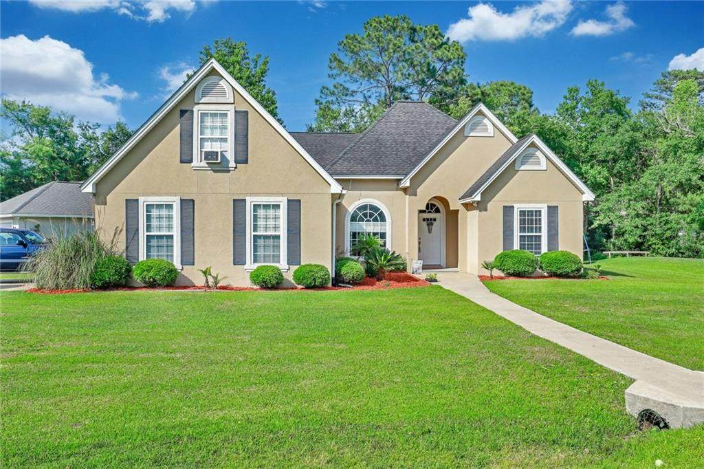 11 Water Crest Court - Photo 1