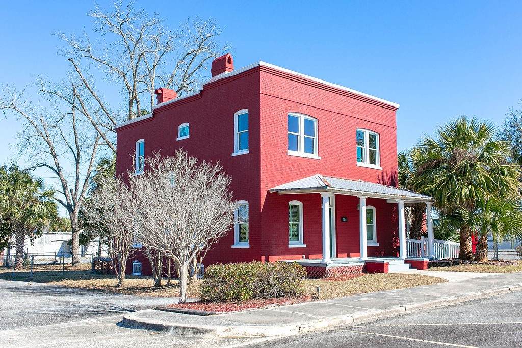 306 Isabella Street - Photo 1
