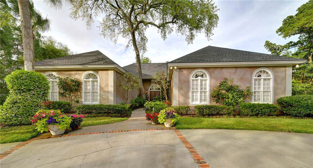 105 Turnberry Drive - Photo 1