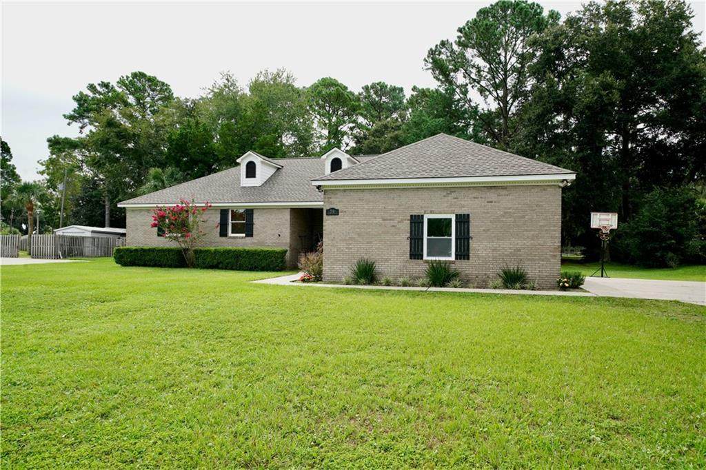 79 Thornhill Drive - Photo 1