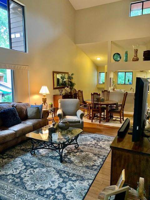 923 Wimbledon Drive - Photo 1