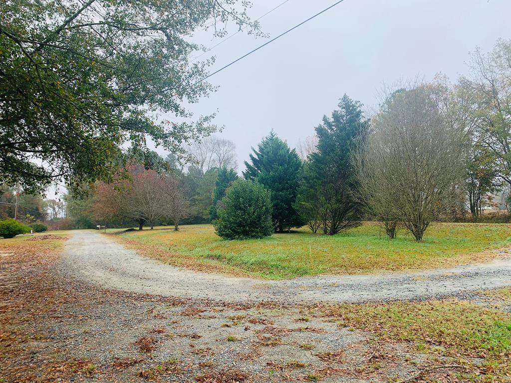 136 Oak Forest Rd - Photo 1
