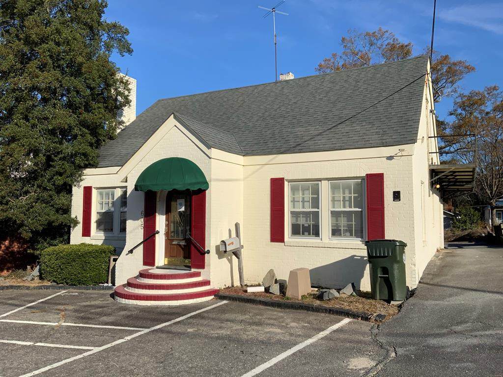 605 Ash St - Photo 1