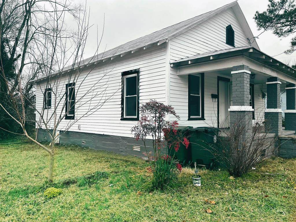 1109 N George St - Photo 1
