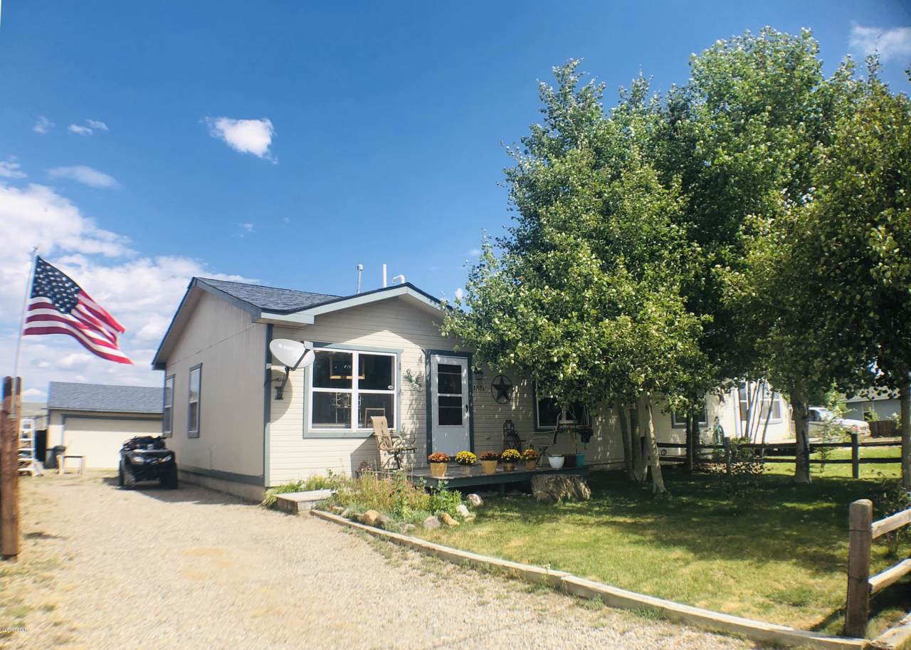 1371 Eagle Avenue - Photo 1