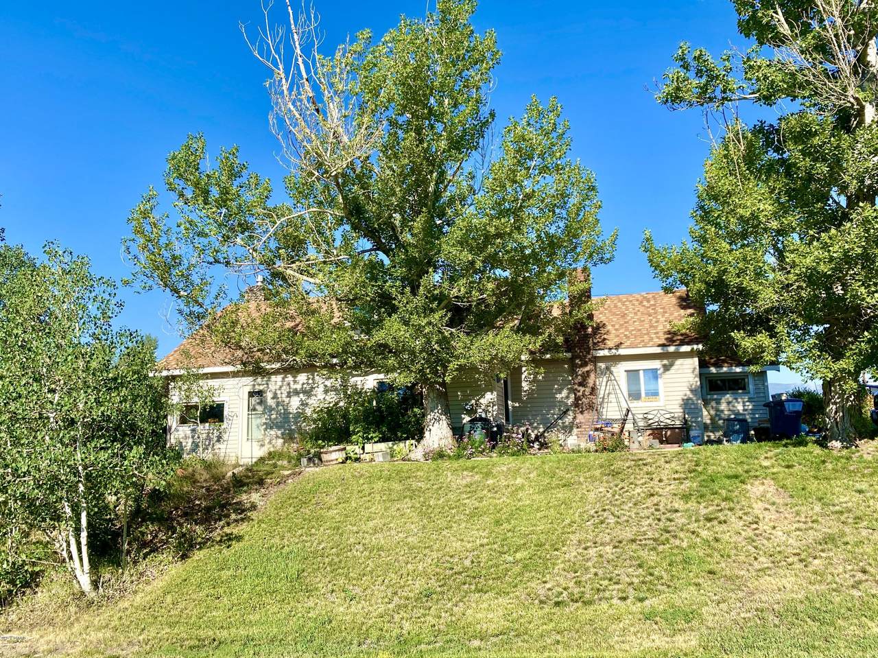 215 Range Avenue - Photo 1