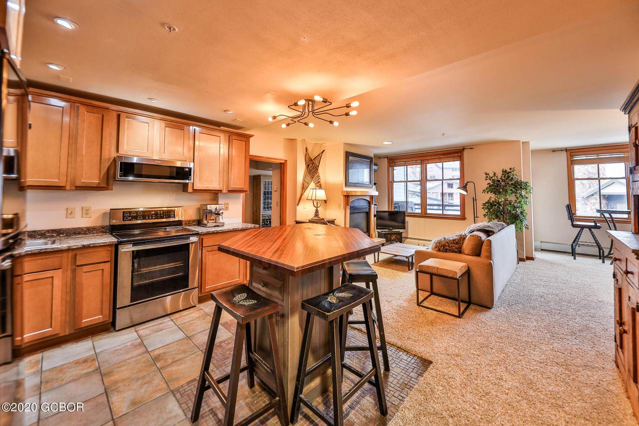 401 Nystrom Lane - Photo 1