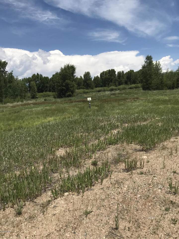 571 Pioneer Drive - Photo 1