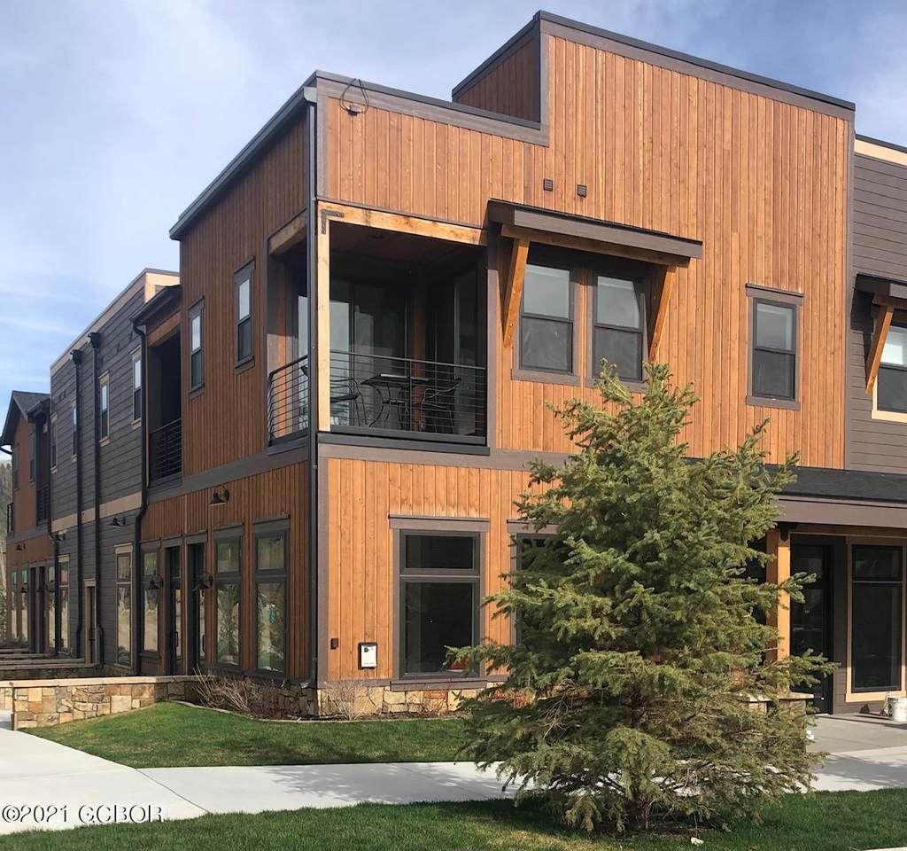 800 Park Avenue - Photo 1