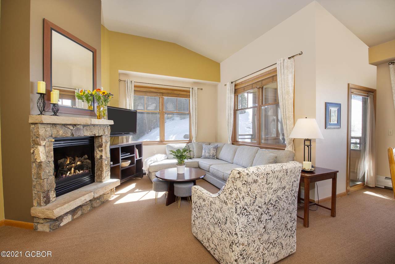 401 Nystrom Lane - Photo 1