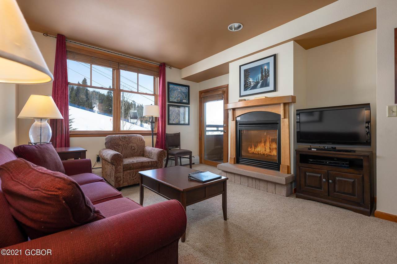 401 Nystrom Lane - Photo 1