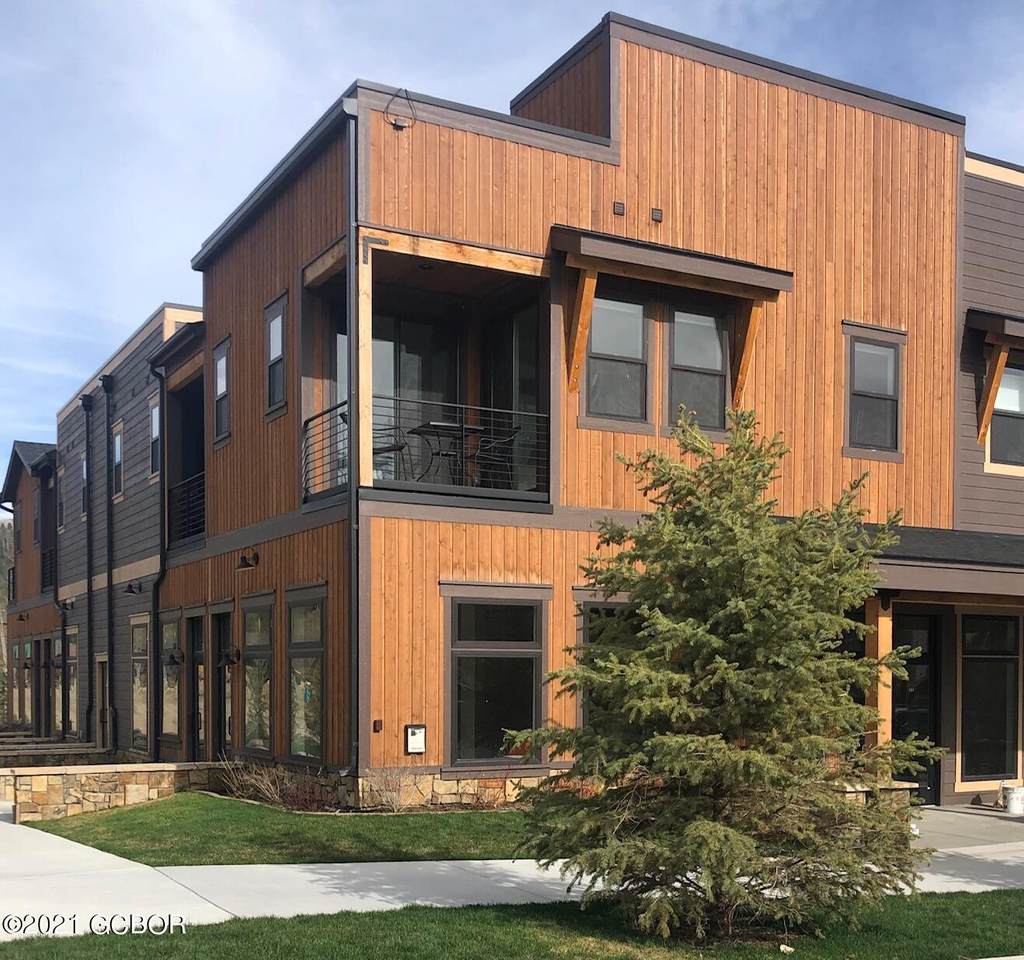 800 Park Avenue - Photo 1
