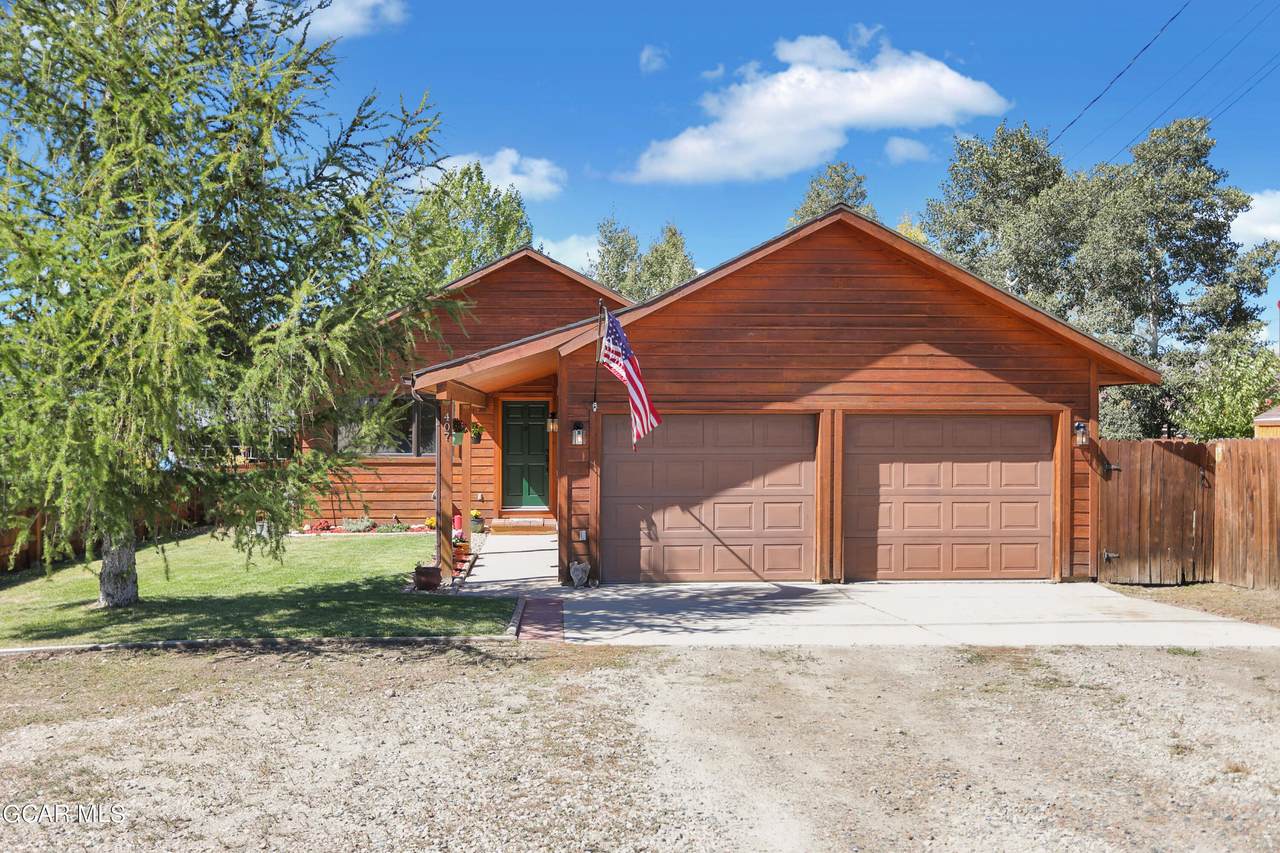 407 9TH Street - Photo 1
