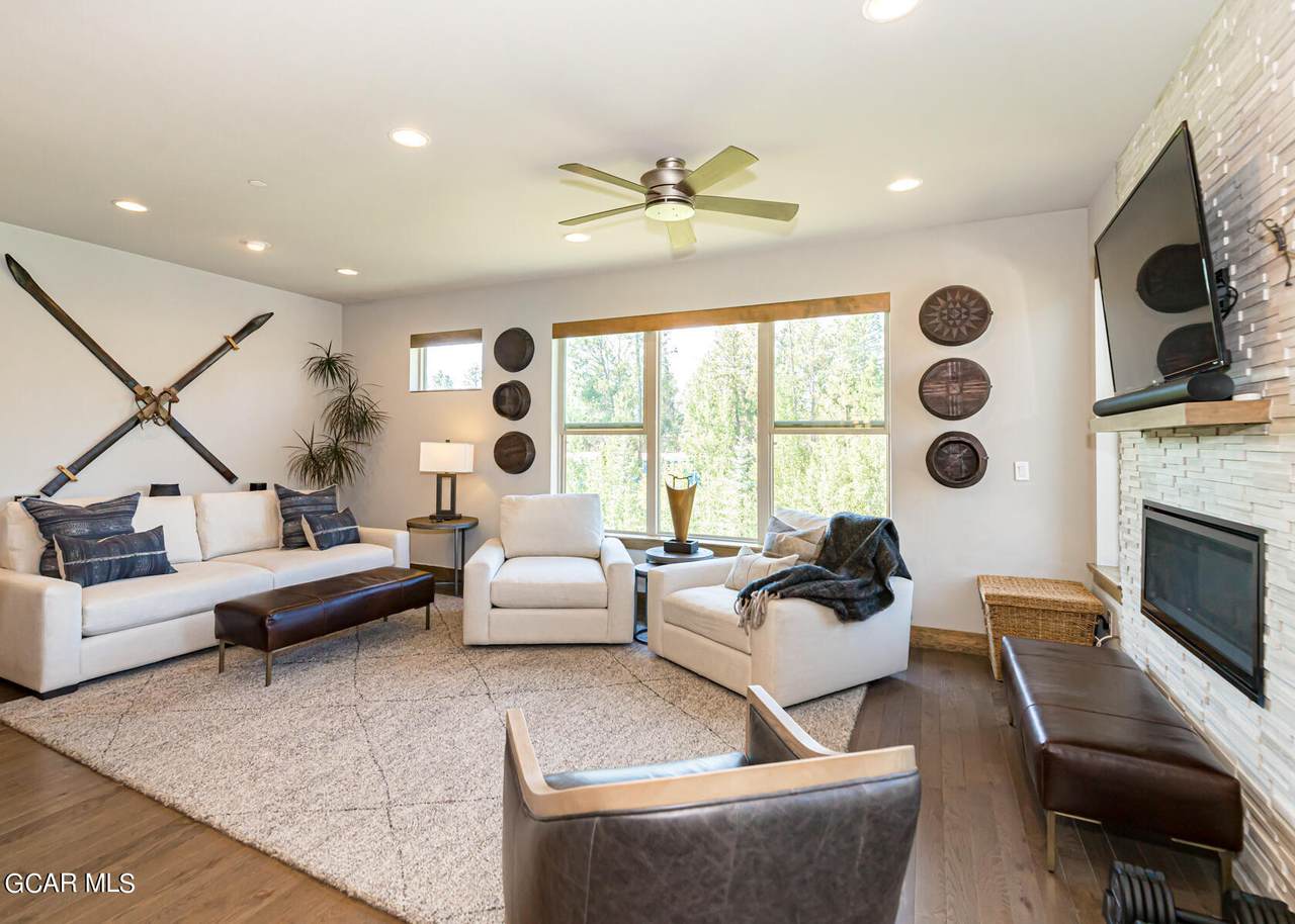 149 Stagecoach Way - Photo 1