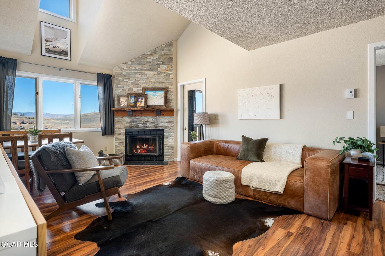 207 Lake Dr - Photo 1