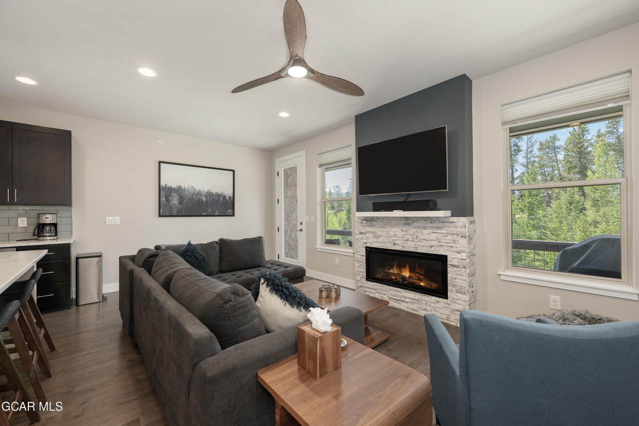 143 Stagecoach Way - Photo 1