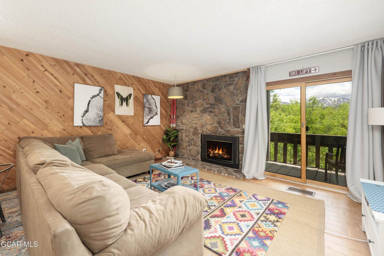 510 Kings Crossing - Photo 1