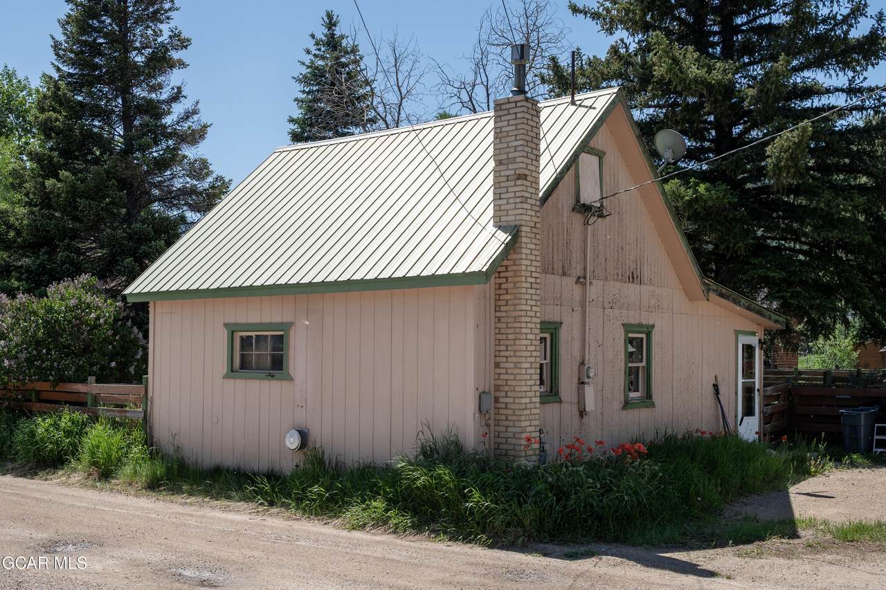 613 Hemlock Street - Photo 1