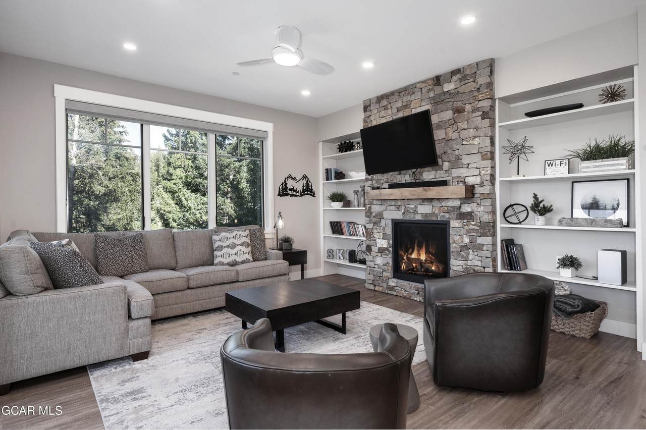 400 Baker Drive - Photo 1