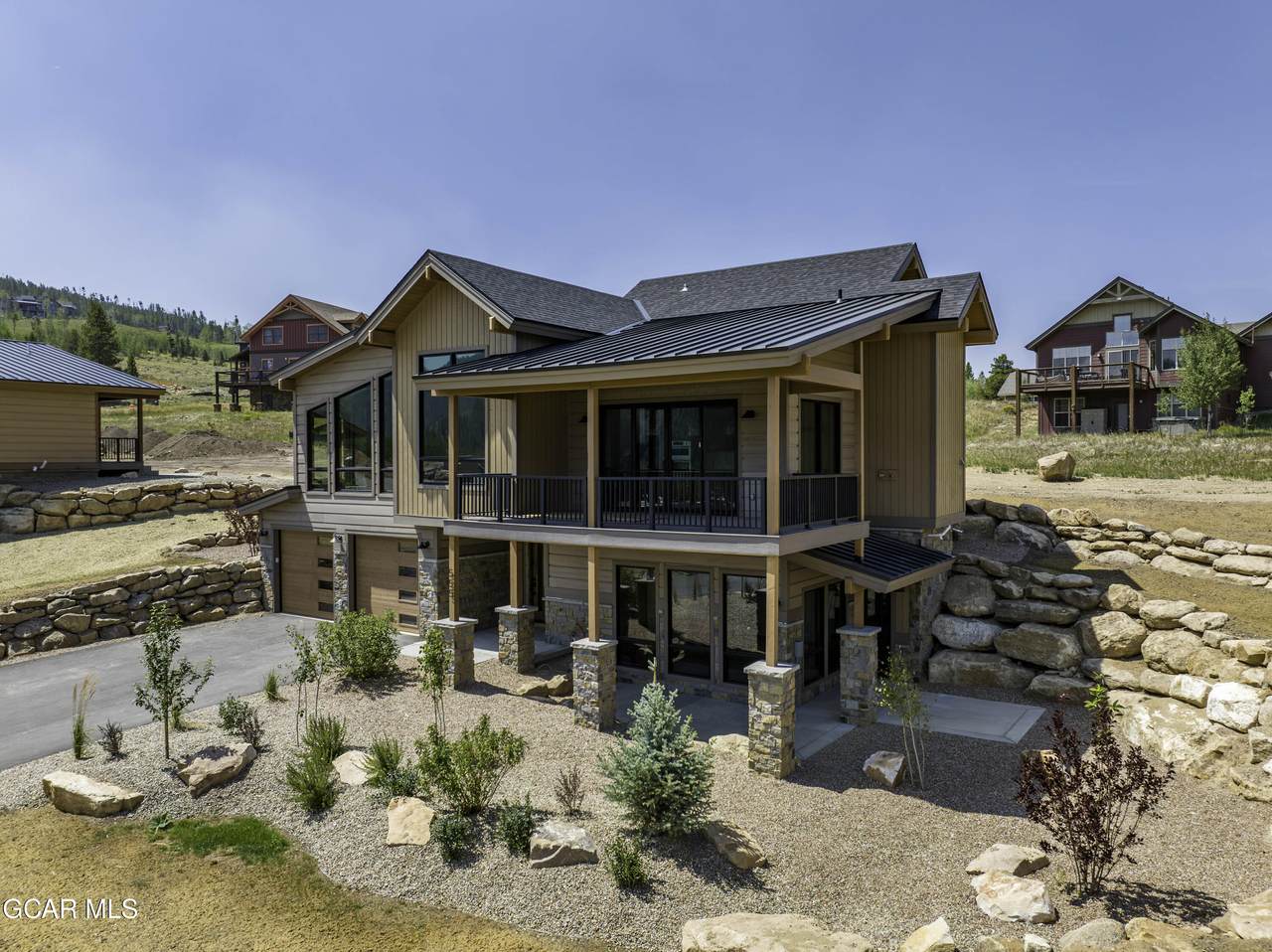555 Talon Way - Photo 1
