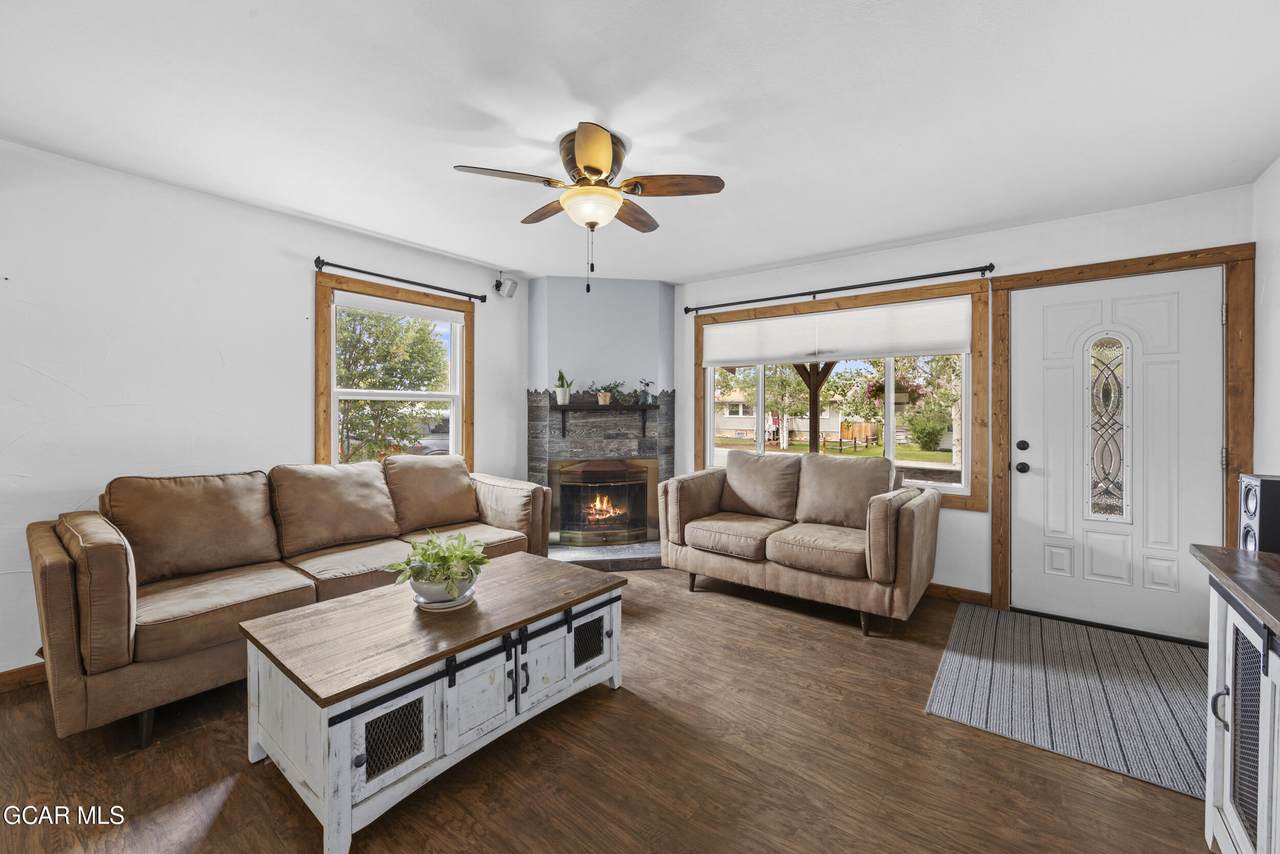 312 19th Street - Photo 1