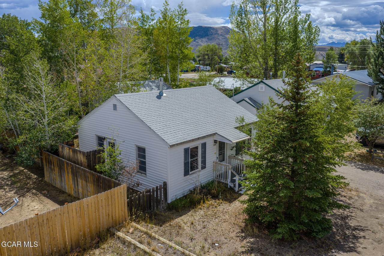 408 8th Street - Photo 1