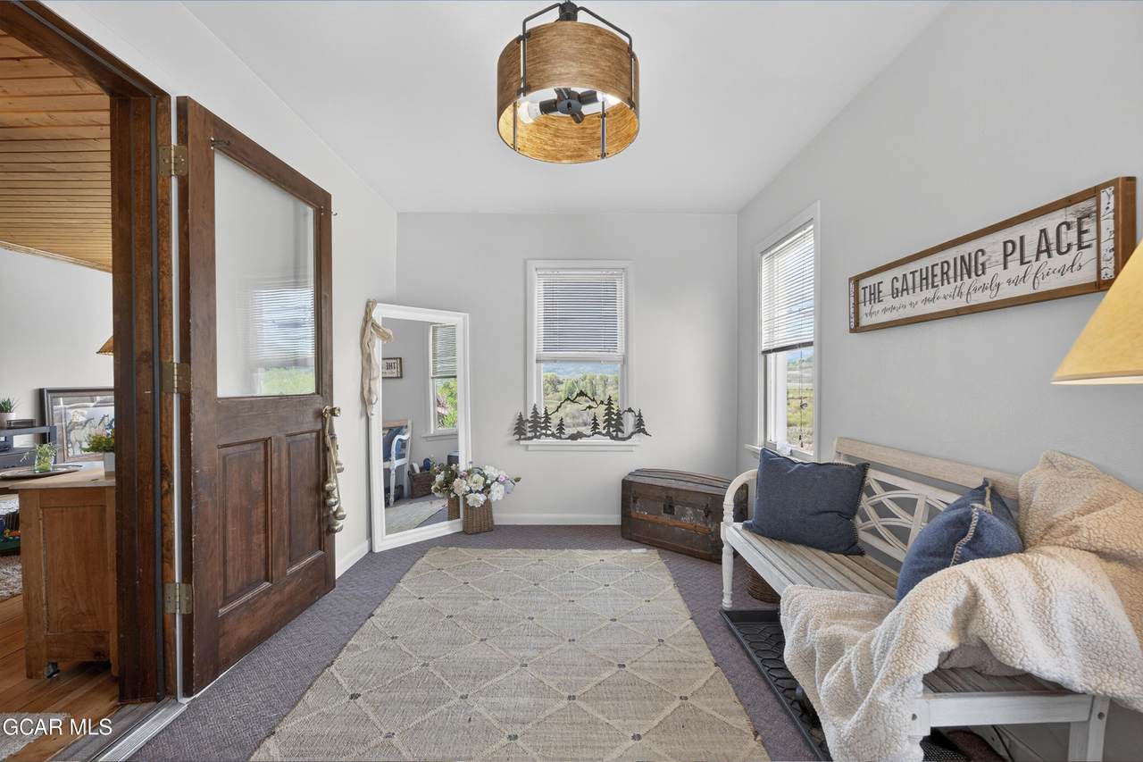 242 Agate Avenue - Photo 1