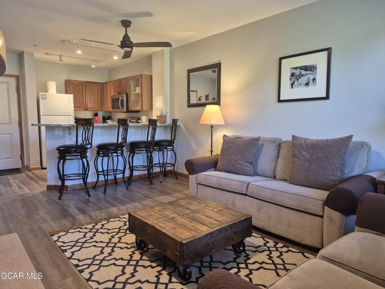 201 Zephyr Way - Photo 1