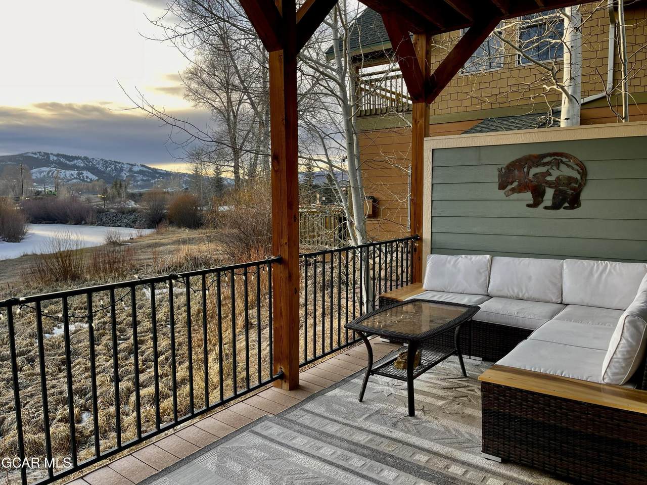 134 Edgewater Circle - Photo 1