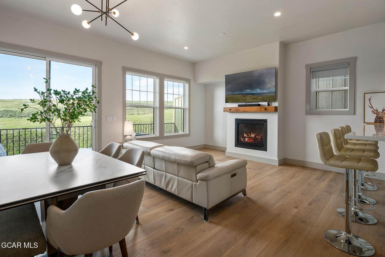 215 Eagle Ridge Circle - Photo 1