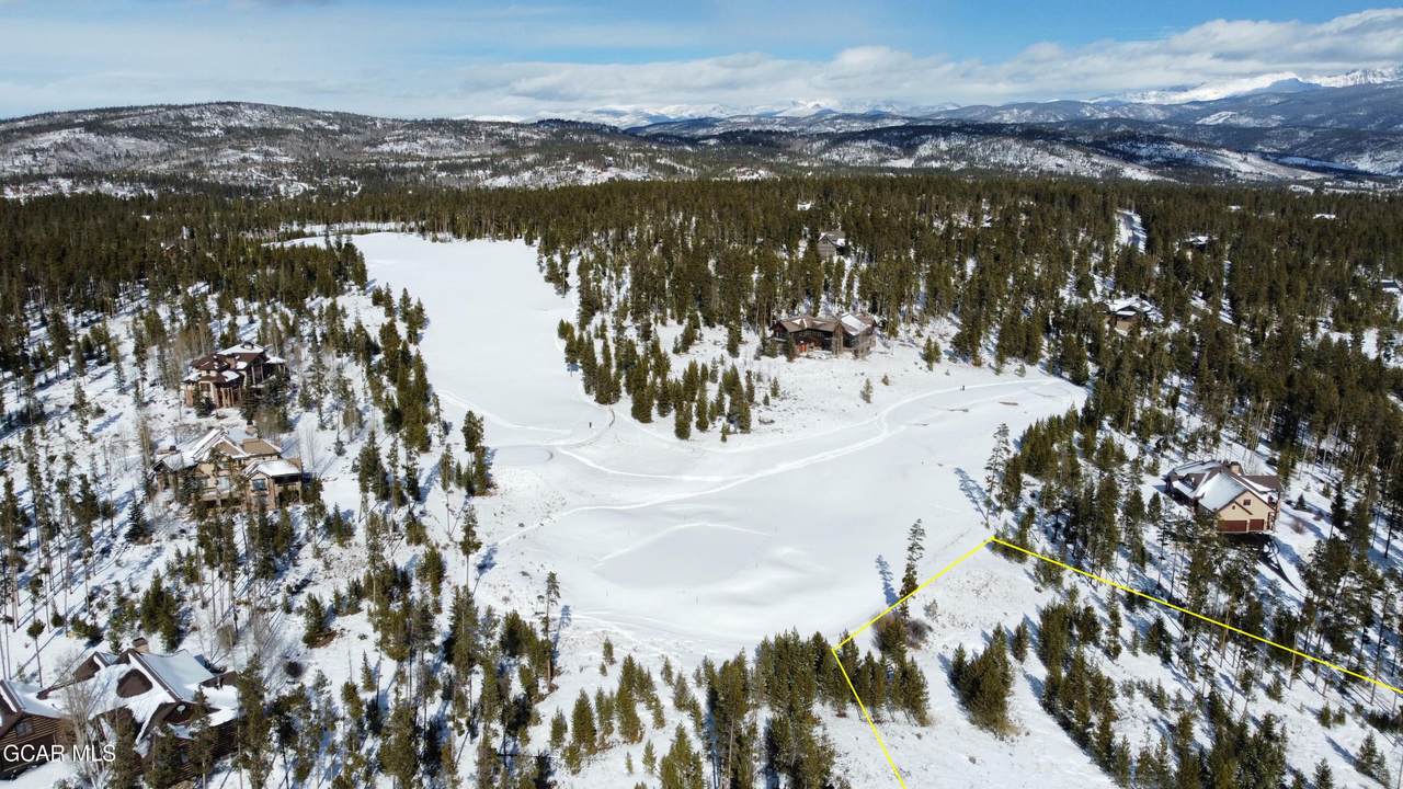 1033 Golf Course Cir - Photo 1