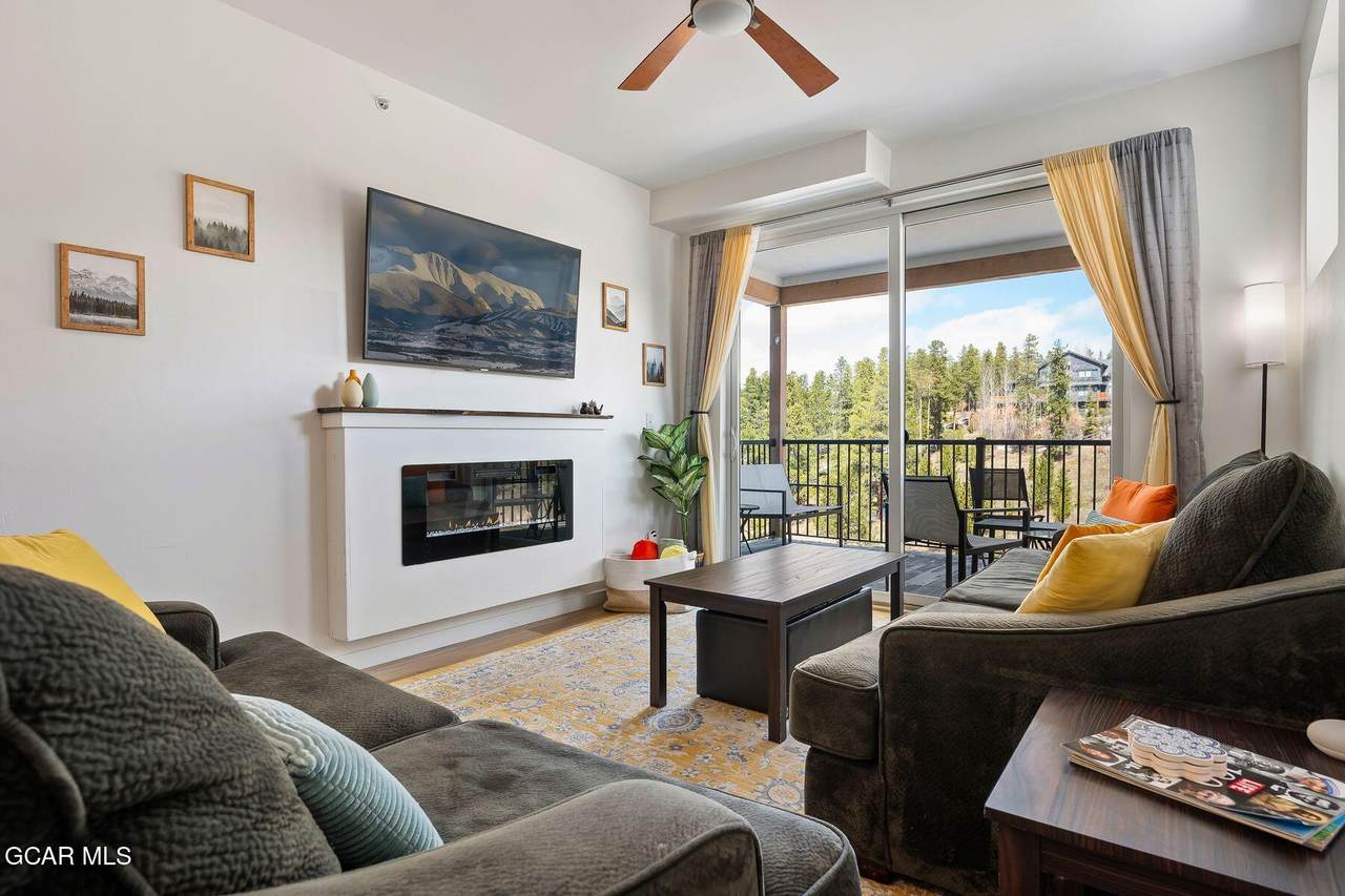 421 Meadow Mile - Photo 1