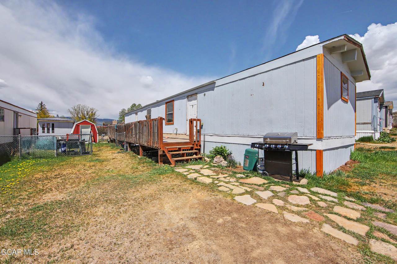 319 22nd Street - Photo 1