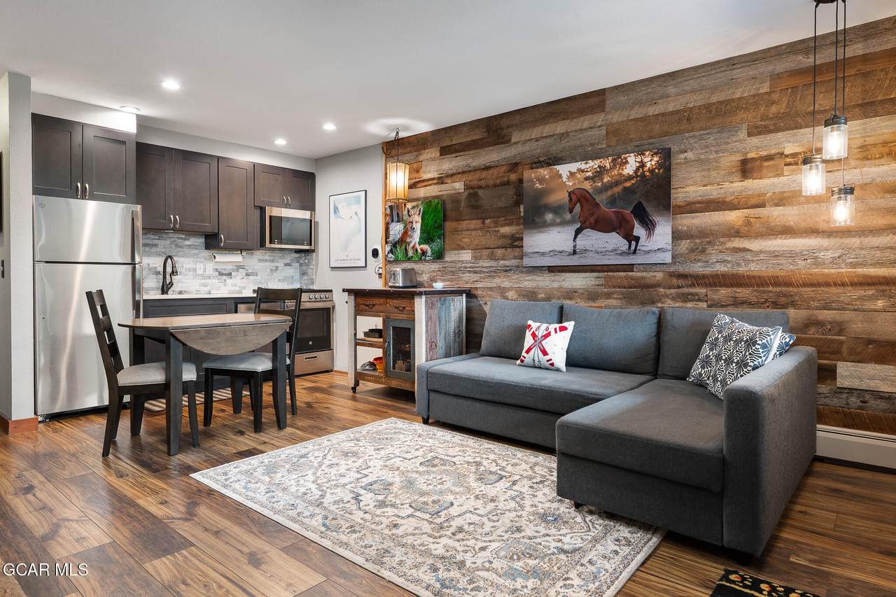 273 Hi Country Drive - Photo 1