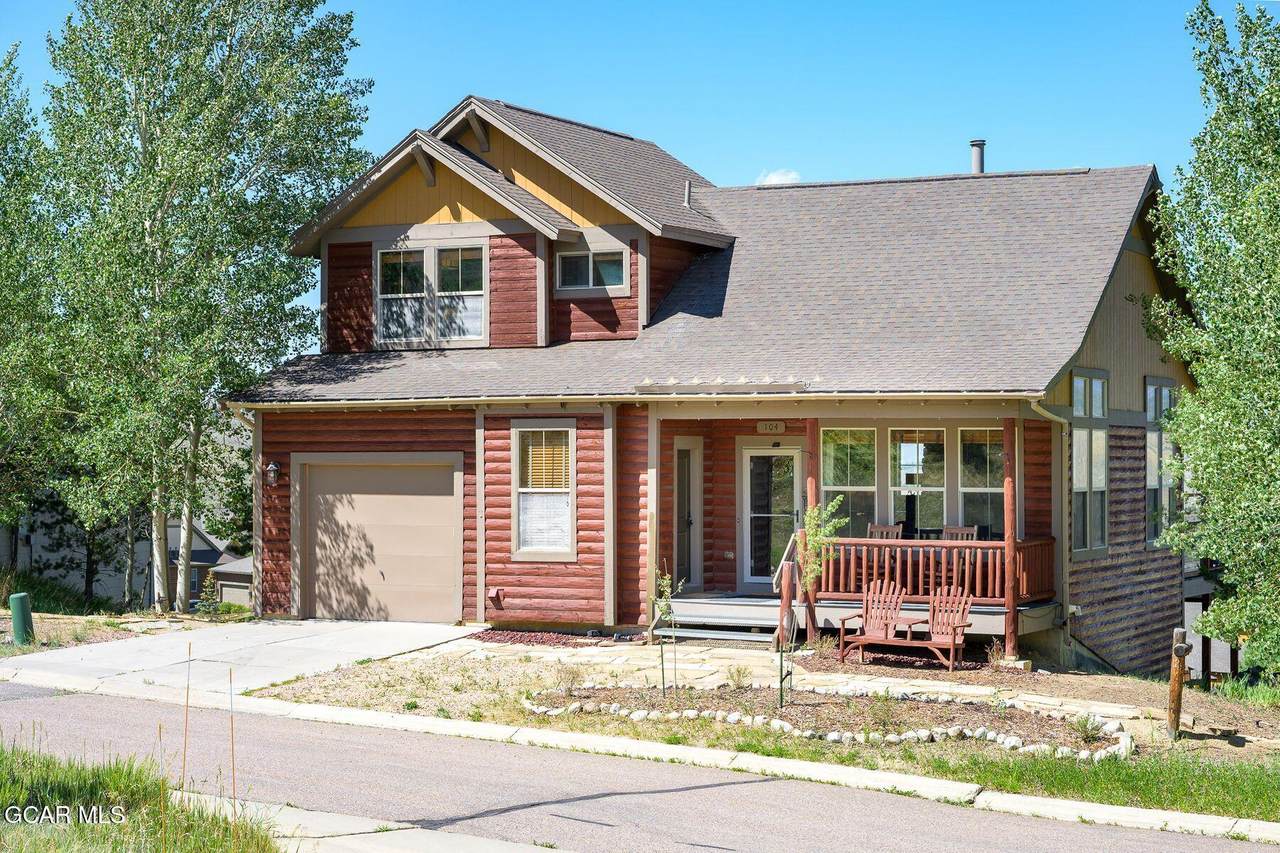 104 Fairway Lane - Photo 1