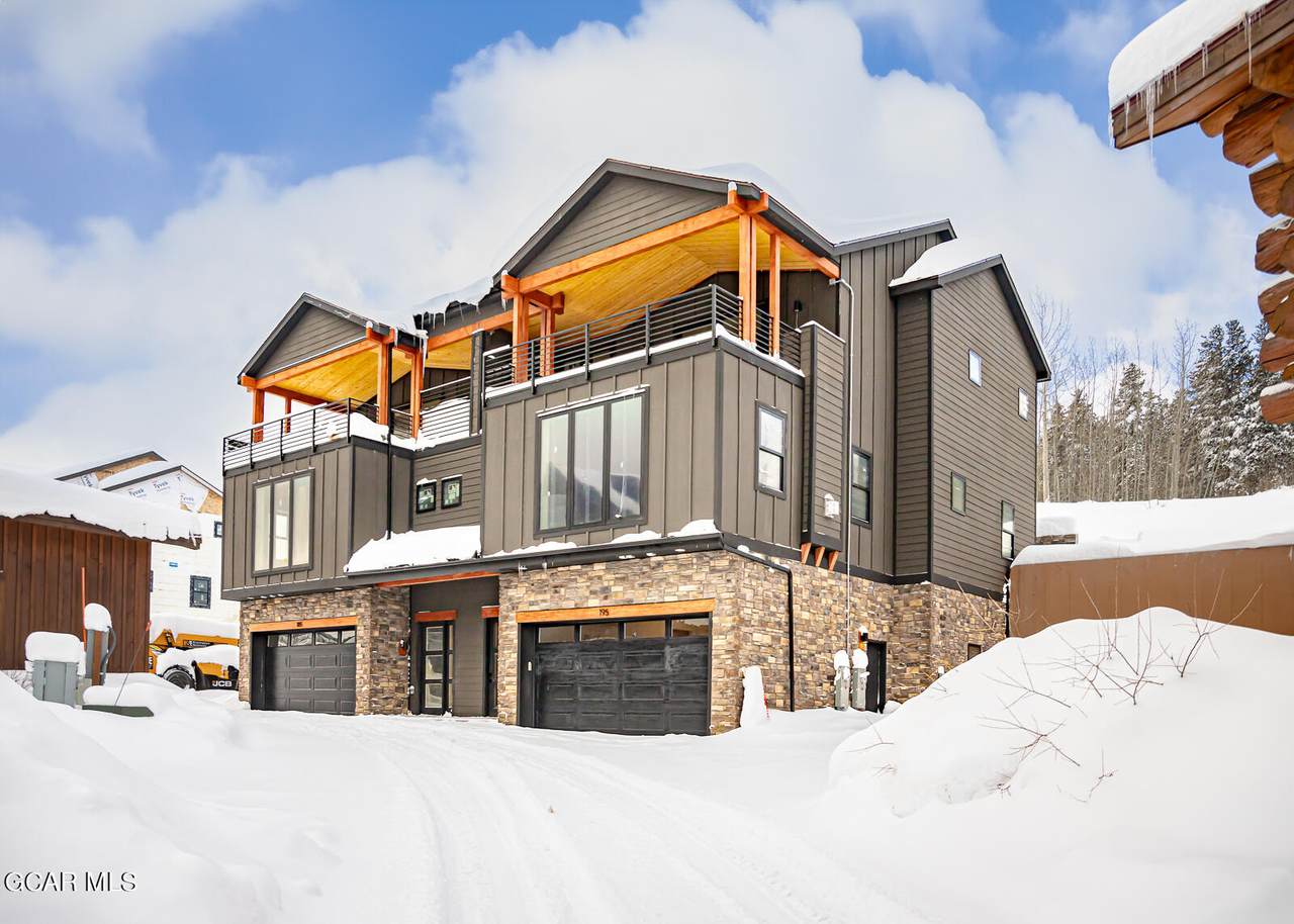 155 Whistlestop Circle - Photo 1