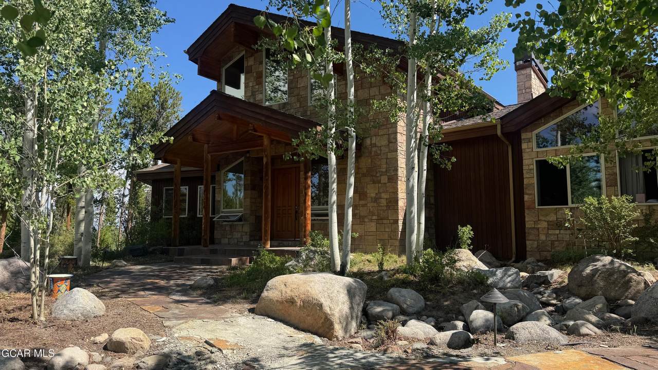 2940 Golf Course Circle - Photo 1