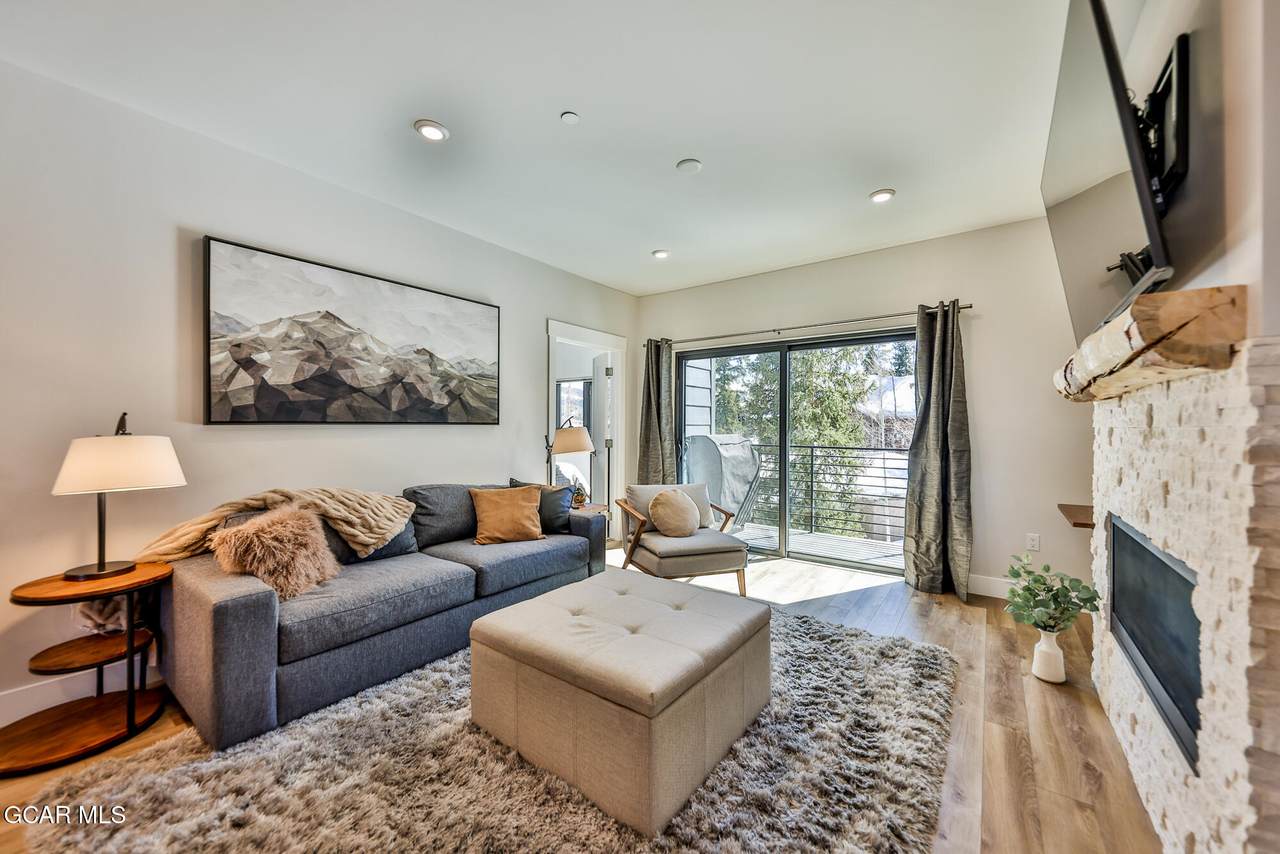 377 Lions Gate Dr - Photo 1