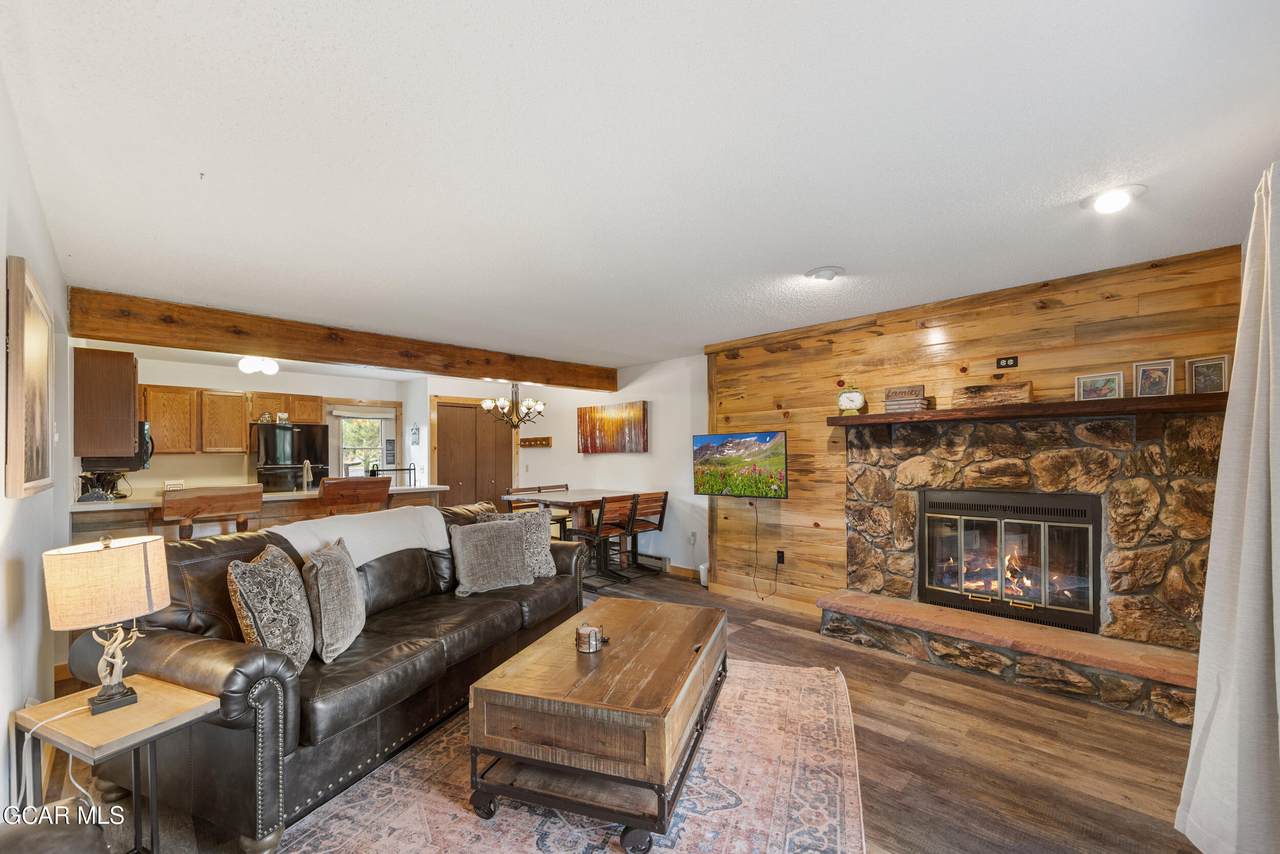 200 Tall Pine Circle - Photo 1
