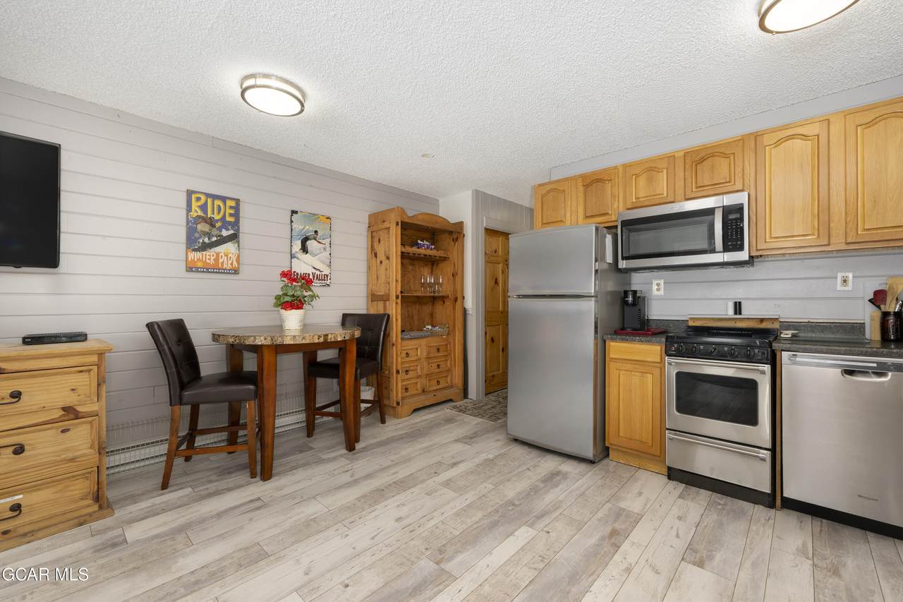 62927 U.S. 40 - Photo 1