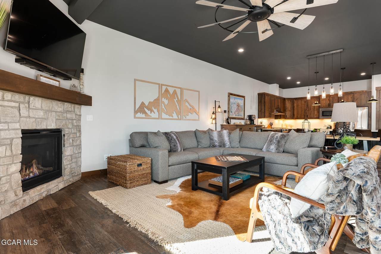 https://bt-photos.global.ssl.fastly.net/grand/1280_boomver_3_26-290-2.jpg