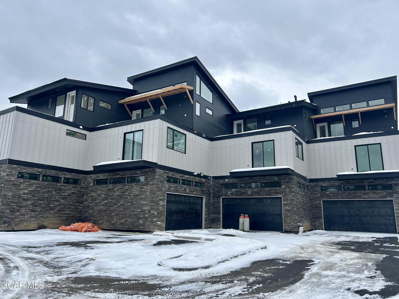 454 Lions Gate Dr - Photo 1