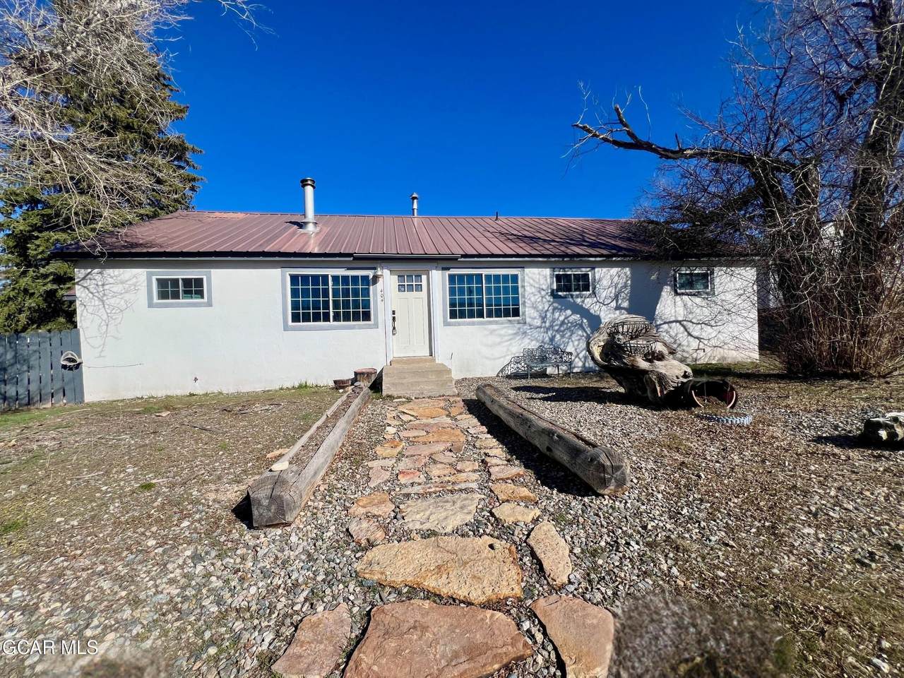 404 5TH Street - Photo 1