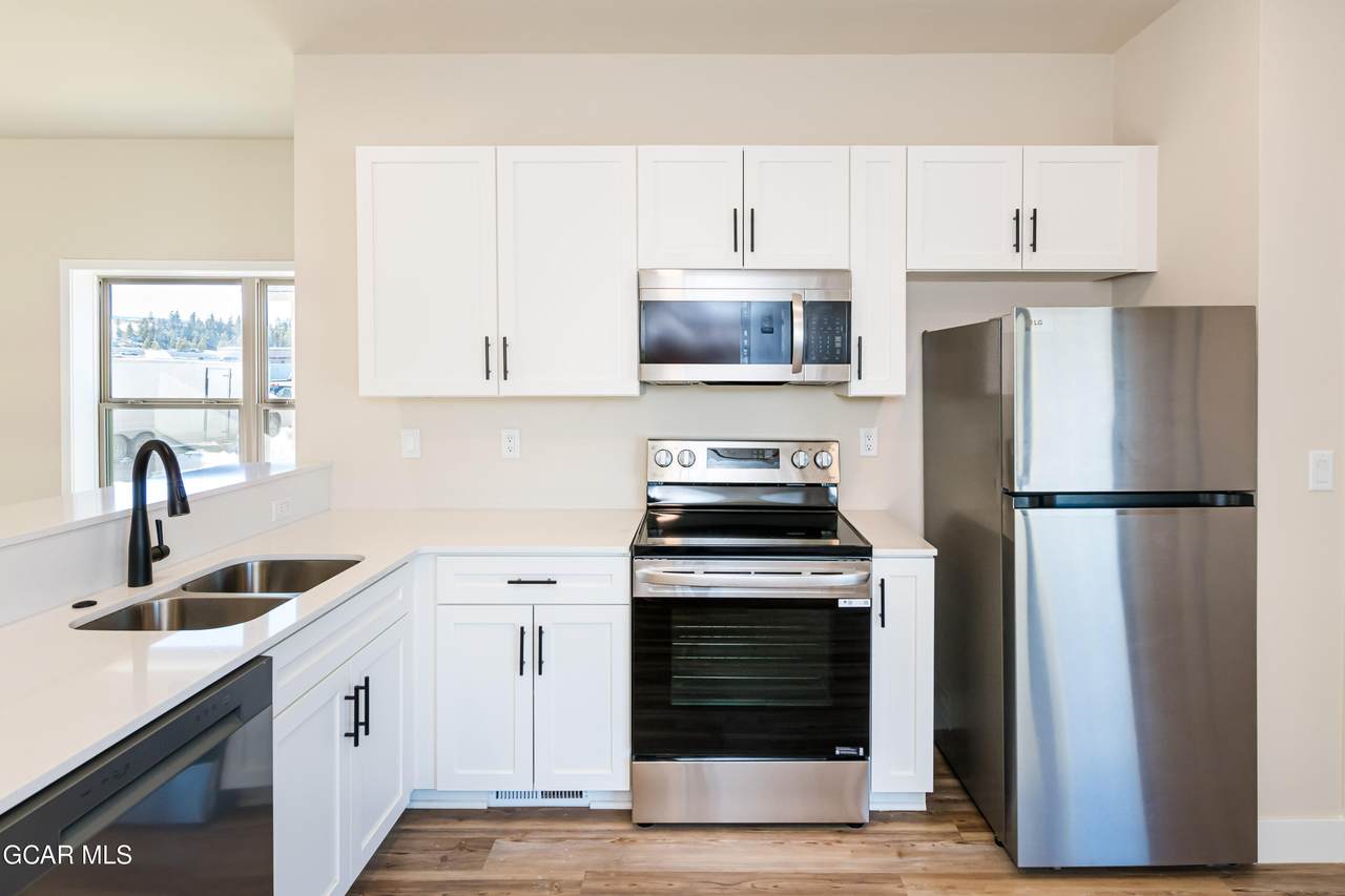27 Hackamore Drive - Photo 1