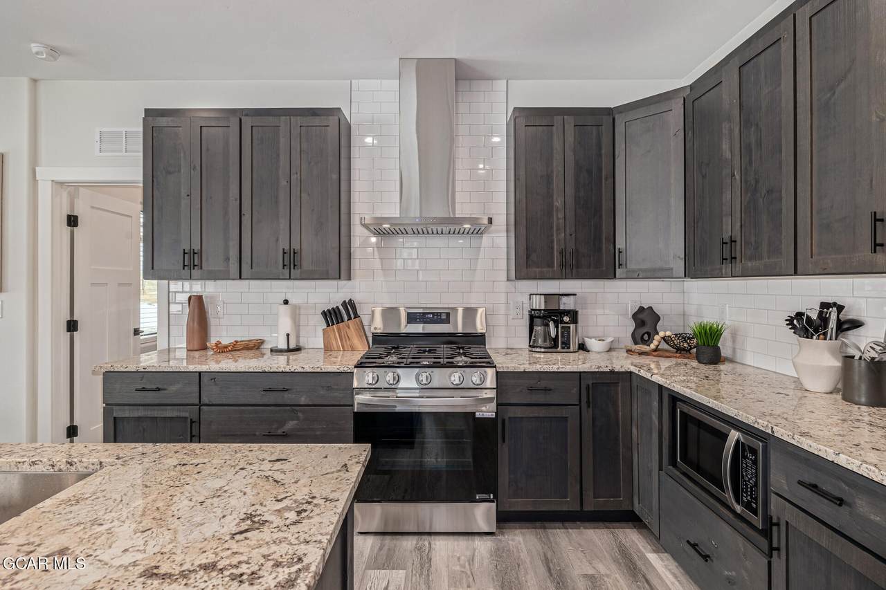 141 Buckhorn Circle - Photo 1