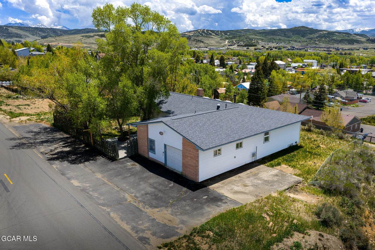 2 Diamond Avenue - Photo 1